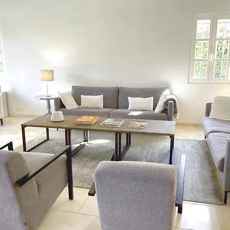 Charming Villa 300M Beach Holiday home *